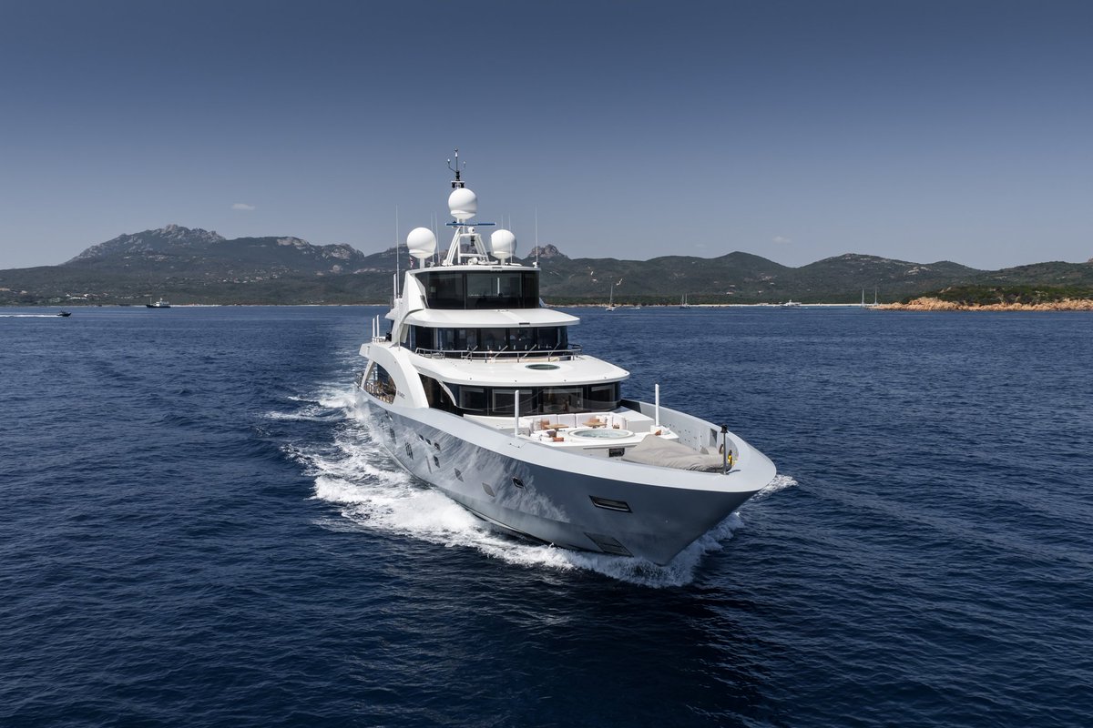 BlueMarblePriv's tweet photo. From hull to helm, last week’s Monaco Yacht Show was a masterclass in luxury at sea.

Sleek yachts, exclusive experiences and all the glamour of the Riviera.

#MonacoYachtShow #SuperyachtLife #LuxuryTravel #YachtGoals #MediterraneanDream https://t.co/25E2vvQvqP