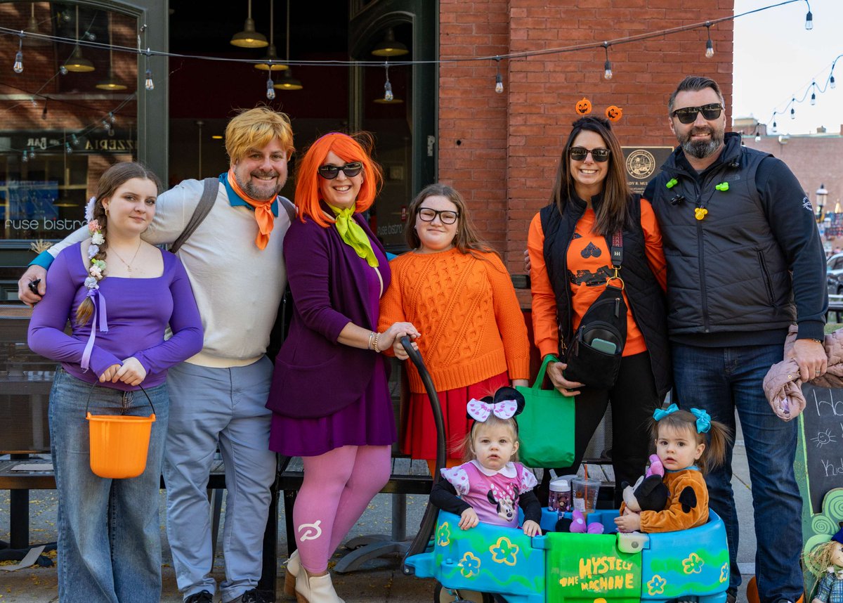 Like Lowell tweet media