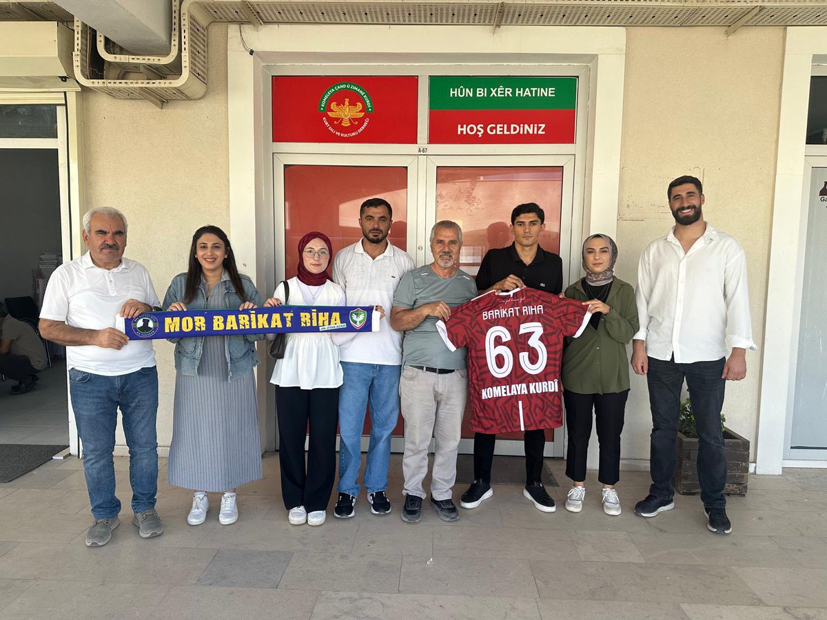 Barikat Rıha ve Mor Barikat Rıha olarak KOMELAYA KURDÎ ziyaret de bulunduk ilgi ve alakalarından dolayı teşekkür ederiz .#barikatrıha