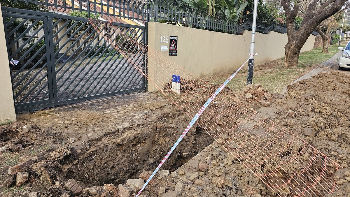 talhah_07's tweet photo. @JHBWater, my driveway has been dug up over 8 days ago due to a leak on the council side..I cannot access my property due to the crater 😊 any plans to fix this anytime soon?

Reference numbers: JWAPP-40058793
JWAPP-40059545

@DA_GPL https://t.co/NqiRqmgMub