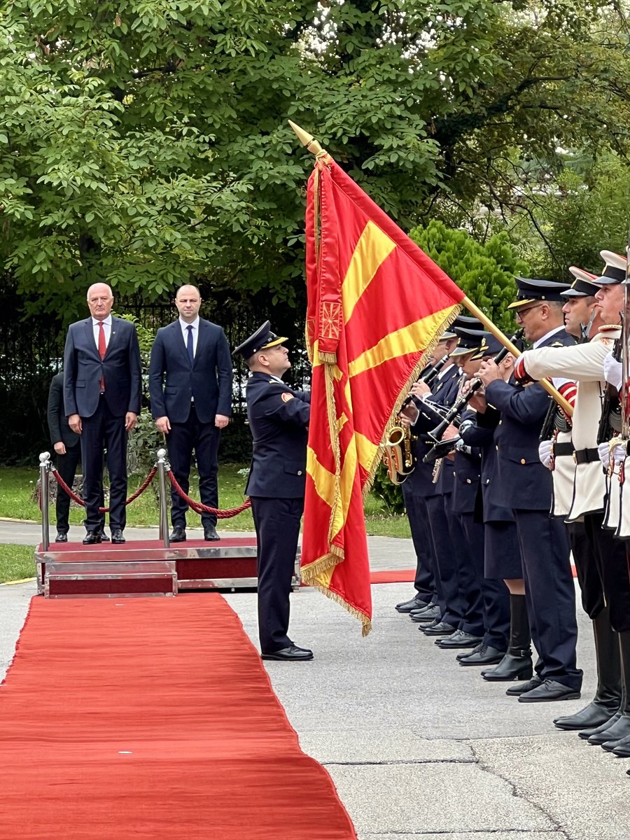 proseccopress's tweet photo. 🇲🇰🤝🇧🇦 Bosnia and Herzegovina’s Defence Minister, Zukan Helez, got the full red-carpet treatment (literally) in Skopje today, where he was welcomed by his Macedonian counterpart, Vlado Misajlovski, with a formal ceremony at the Ministry of Defence.
After the handshakes and warm words, the two ministers sat down one-on-one — and later with their delegations — to talk serious business.
At the top of the agenda was keeping the friendship between their countries strong and deepening cooperation, as well as focusing not just on mutual protection but also on the bigger picture of regional safety and stability.
Training exchanges were another highlight.
During press statements, Helez pointed out that BiH soldiers are currently training in Macedonia, while plenty of Macedonian troops also continue to boost their skills in Bosnia.
A smooth two-way street — and honestly, I love that for them.
On the EU side of things, Misajlovski confirmed Macedonia’s ongoing contribution to Operation ALTHEA, with 33 Macedonian service members currently deployed in BiH.
He also struck gave a nod of confidence regarding NATO membership, stressing that Macedonia is ready to support BiH on its integration path — a top priority for Sarajevo, especially with all the instability rocking the wider continent.
“Our two countries are friends, and we must support each other in achieving one goal — a better tomorrow for our citizens,” Misajlovski said.
(More photos on my insta — link in bio!)
#macedonia #makedonija #bosniaandherzegovina #skopje #eu #nato #military #westernbalkans #bih
@Defence_MKD @VladaMK @Macedonia_en @FaqMacedonia
@Lukai1861