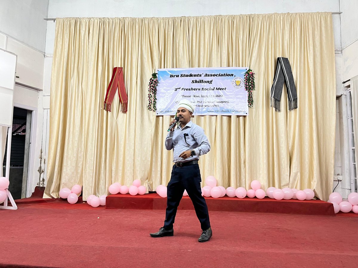 iamRukeshReang's tweet photo. Heartfelt thanks to Bru Students’ Association Shillong 🌸 Such a beautiful experience to perform at the 2nd Fresher Social Meet! 🎤
@VoiceIsMyDream
#BSAShillong #Fresher #Perform #RukeshReang https://t.co/hWNfXjr7nP
