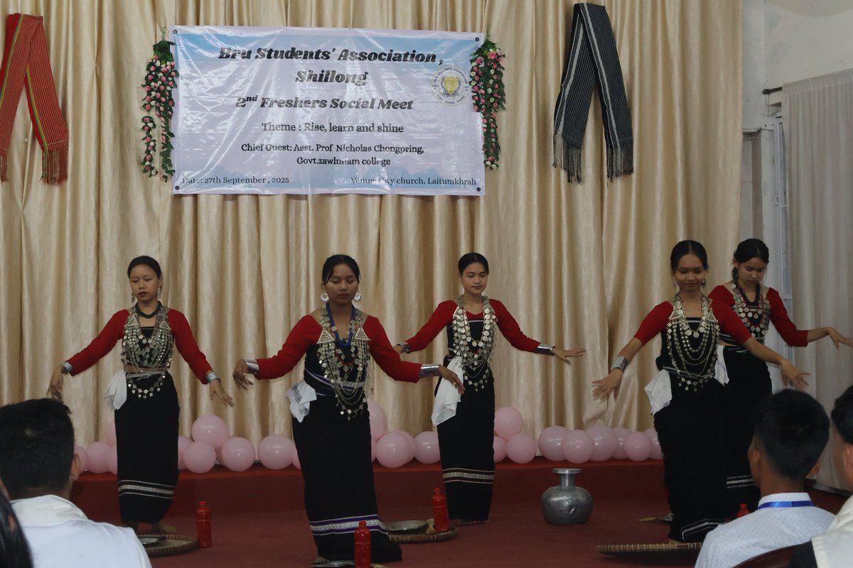 iamRukeshReang's tweet photo. Heartfelt thanks to Bru Students’ Association Shillong 🌸 Such a beautiful experience to perform at the 2nd Fresher Social Meet! 🎤
@VoiceIsMyDream
#BSAShillong #Fresher #Perform #RukeshReang https://t.co/hWNfXjr7nP