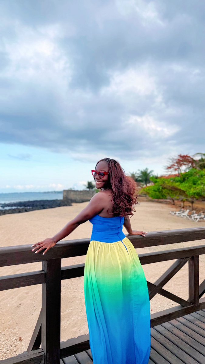 thelanilabel's tweet photo. Vacation ready with our BAY Strapless dress🌊🏖️☀️ https://t.co/RwReBBGrqC