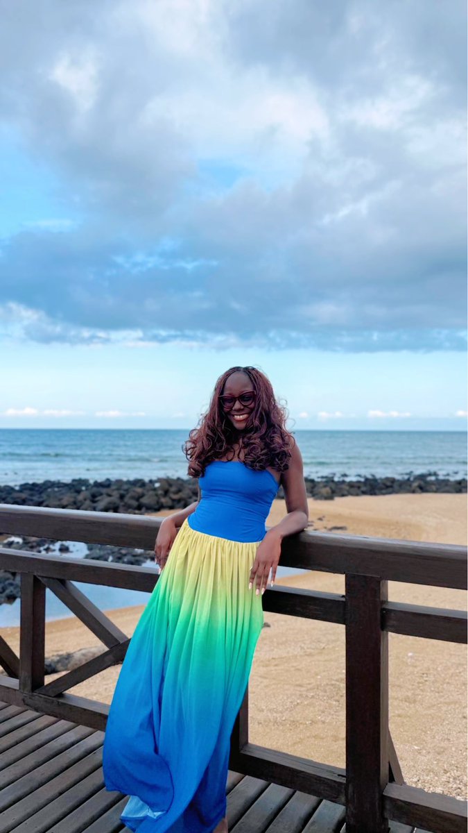 thelanilabel's tweet photo. Vacation ready with our BAY Strapless dress🌊🏖️☀️ https://t.co/RwReBBGrqC