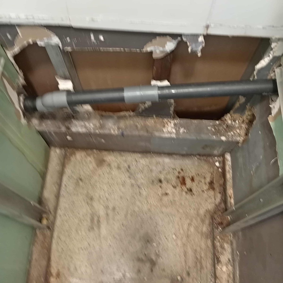 dammonstar's tweet photo. Mantención de sifón y reparación de cañerias para el prestigiado restaurante de comida peruana El clandestino ubicado en el mall de quilpue

@dammonstar https://t.co/TYNx1Z2MtY