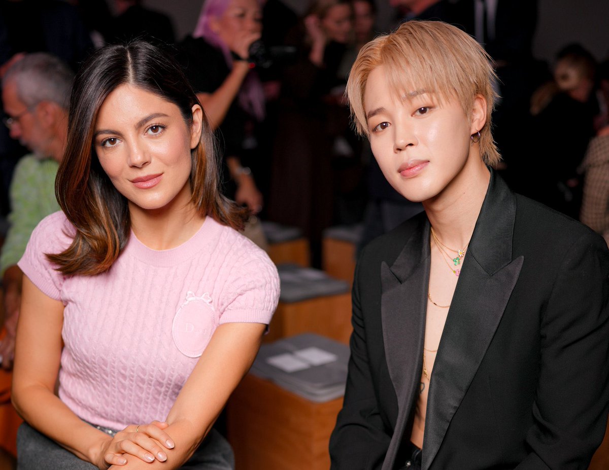JiminGlobal's tweet photo. Jimin with American actress Monica Barbaro, serving visuals together ✨

#JiminxDior #DiorSS26 #PFW @Dior https://t.co/ePHixqFmXr