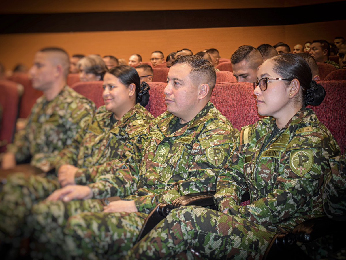 📌#Hoy recibimos la visita de funcionarios de la Procuraduría Delegada para la Fuerza Pública y la Policía Nacional, con el propósito de fortalecer el conocimiento en materia disciplinaria y promover entornos laborales seguros.

La capacitación abordó temas clave como el acoso
