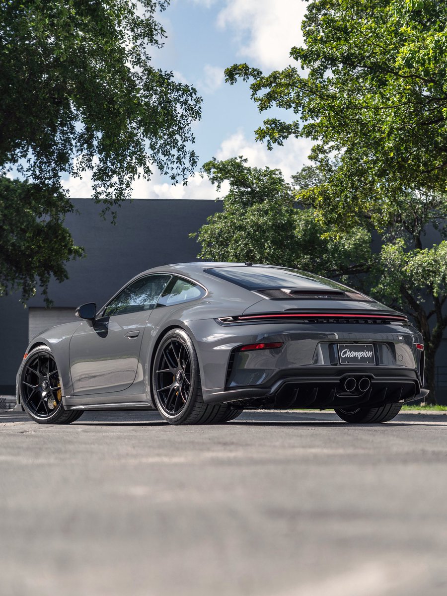 autochat360's tweet photo. 2025 911 GT3 Touring😍 https://t.co/IVxqRnxIQi