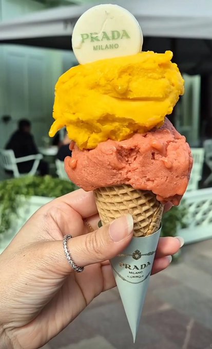 kily_h's tweet image. ✨Indulging in a fashionably sweet treat! 🍦📷