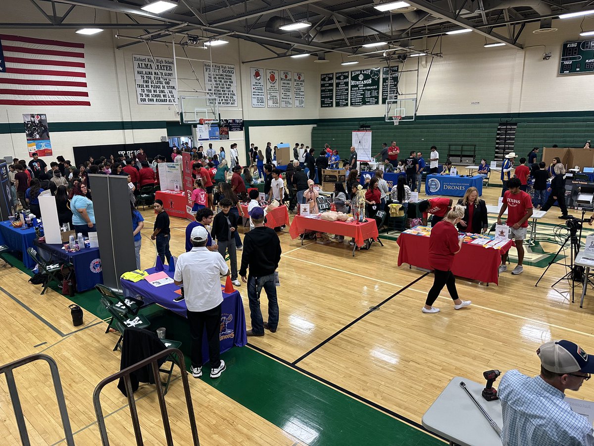 CTECCISD's tweet image. CCISD’s Pathway to Your Future Expo for 8th grade students to explore high school opportunities is underway! CCISD Strong!