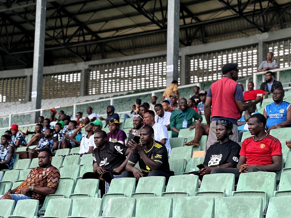 football__411's tweet photo. While Niger Tornadoes are pushing for an equaliser, Rivers United fans are demanding for more goals. A tight second half gradually coming to a close
Rivers United 1-0 Niger Tornadoes
#RIVTOR | #NPFL26 https://t.co/QyIBw8AOjx