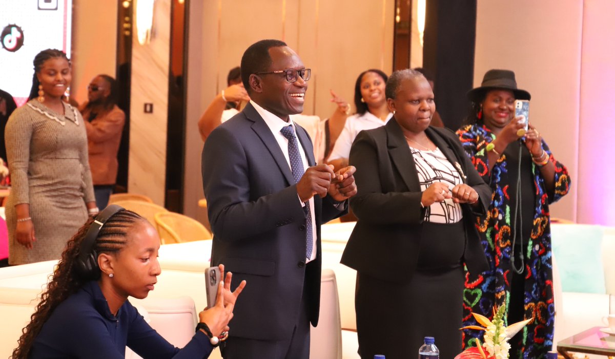 Joined young Kenyan creators at TikTok’s #LevelUpAfrica conference today as Chief Guest. I officially closed the event, which focused on TikTok training &amp; monetisation. Govt’s focus of 1,450 ICT hubs, 100,000km fibre &amp; 25,000 Wi-Fi hotspots empower youth in the digital economy.
