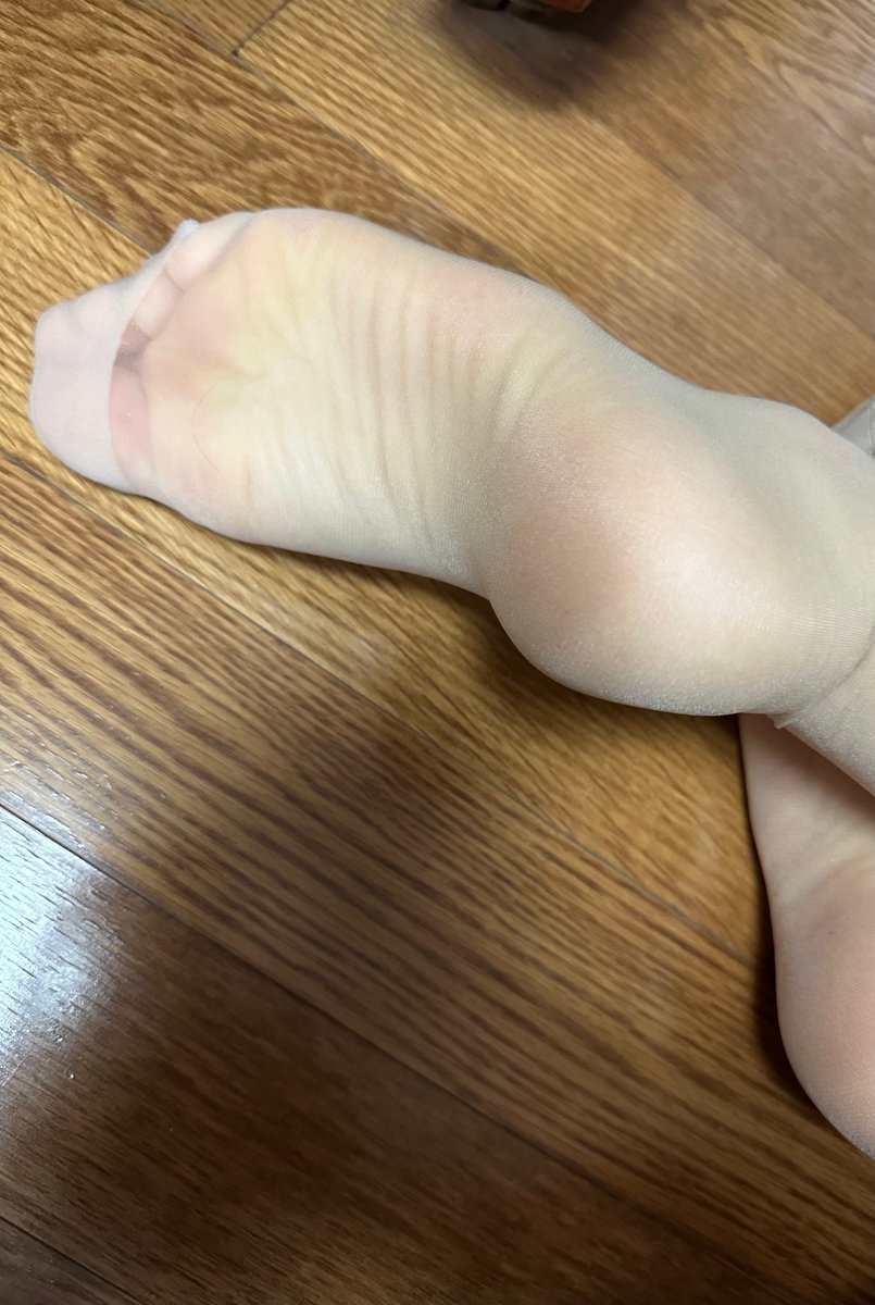 혜은이 신던스타킹 팔아요 tweet media