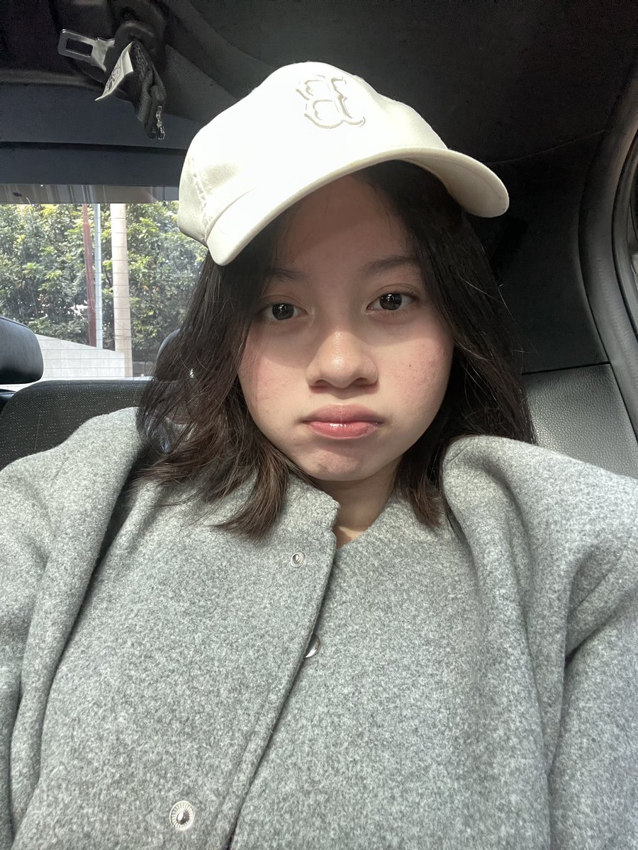 aikoosuu's tweet photo. 🧳 https://t.co/Ne31Uk6iZh