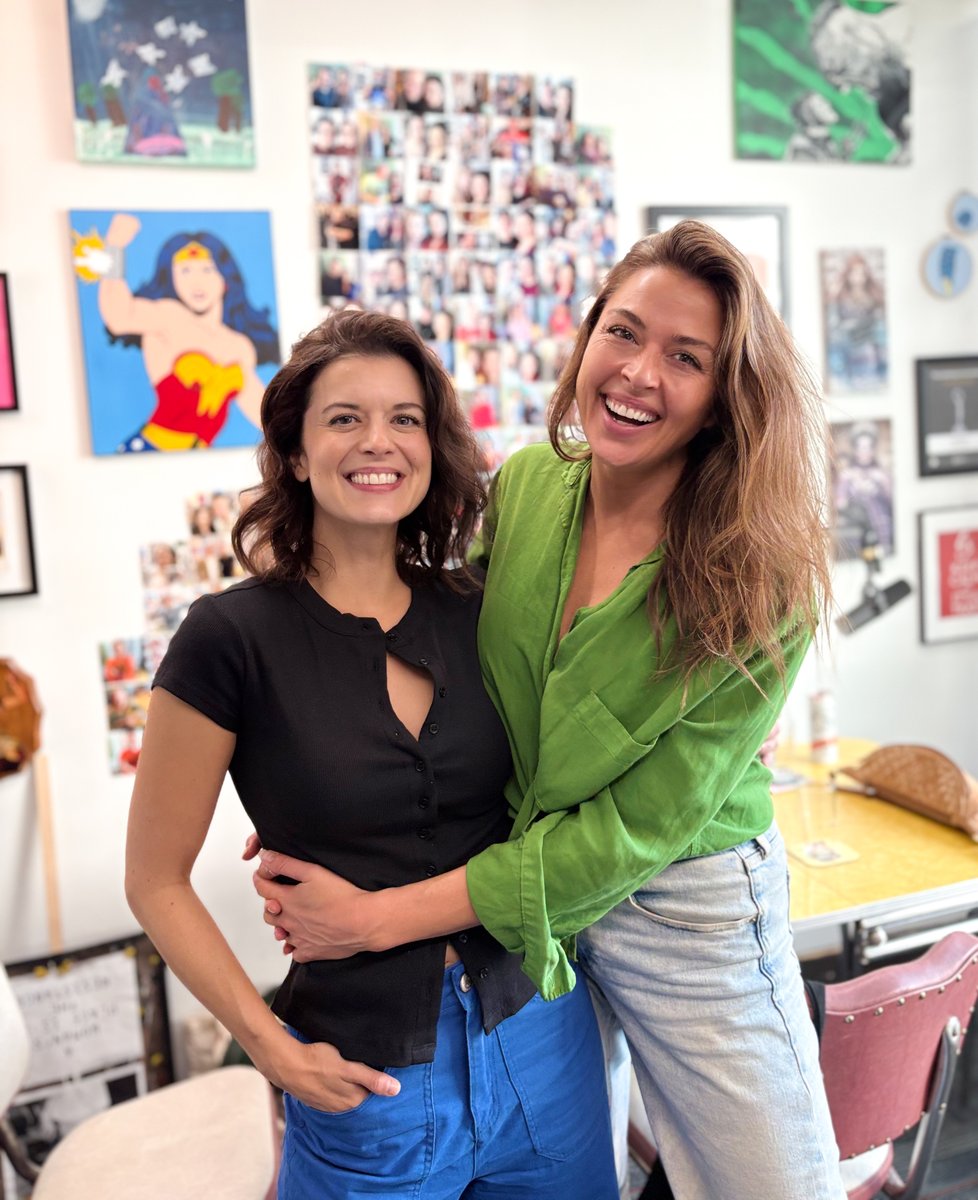 sabrinarmf's tweet photo. It’s #YVRScreenScenePodcast Day! In our fall season opener, #IndustryBFFs #AliyahOBrien and @priscillafaia discuss their friendship, their new project (the Liberated Actresses Playground), and the airport drinking paradigm. Episode sponsor: @UBCP_ACTRA https://t.co/snlAOr04pi https://t.co/CAiZg7TzcZ