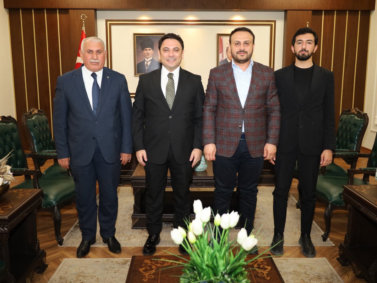 AK Parti Haliliye İlçe Gençlik Kolları Başkanı Akif Hamza Aksoy ve Yönetim Kurulu Üyemiz Mustafa Şeker ile birlikte;

Haliliye Kaymakamımız Dr. Muhammed Serkan Şahin’i ziyaret ettik.

Nazik ev sahipliği için sayın kaymakamımıza teşekkür ederim. 

#AKHaliliye #AKParti