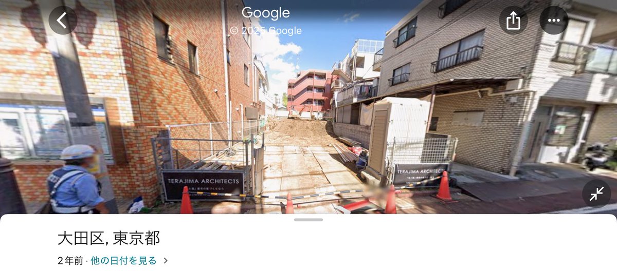 shiwori140's tweet image. バカリ・小峠がウォッチングしていた場所を特定したんですけど、Googleマップ(2年前撮影)では まだ空き地でした。
扉から外に出てくる所、合成感があったので もしかしたら建物の外ブロックだけ別撮りで あとはスタジオ内のセットかもしれないですが。
#大脱出3