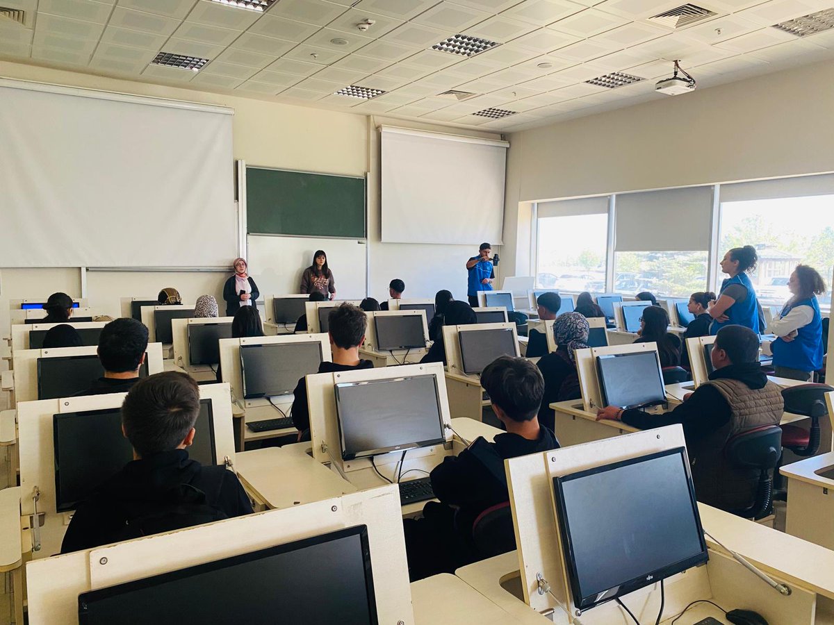 Kariyere İlk Adım :Gençlikte Başlar  projemiz  ile  9. sınıf öğrencilerimize yönelik  Atatürk Üniversitesi ve Erzurum Teknik Üniversitesi gezilerimizi tamamladık.Yakutiye Gençlik Merkezimize teşekkür ederiz.<a href="/meb_ogm/">Ortaöğretim Genel Müdürlüğü</a> <a href="/Erzurum_Mem/">Erzurum İl Millî Eğitim Müdürlüğü</a> <a href="/aziziyeilcemud/">Aziziye İlçe Milli Eğitim Müdürlüğü</a> <a href="/TRTErzurum/">TRT Erzurum Radyosu</a>