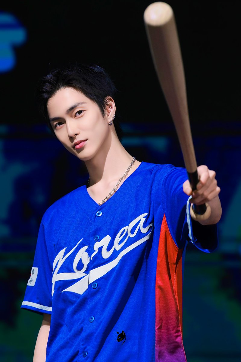 2nd_chance___'s tweet photo. Full swing, crush homeruns, keep striving at 22.

#꽃필때_만난_승한아_생일축하해
#HAPPY_XNGHAN_DAY https://t.co/3sIsyjLDAv