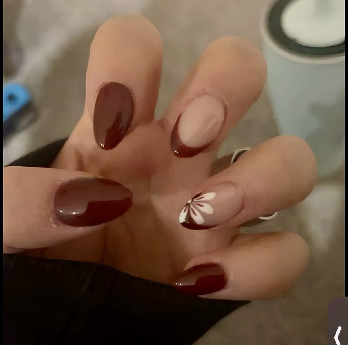 tpwkmendes's tweet photo. Birthday nails 💅🏻

What I wanted vs what I got 😋 https://t.co/HCD649bIt0