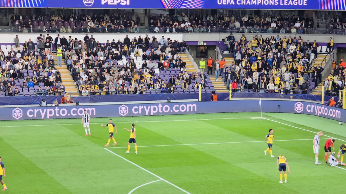 croshouf's tweet image. This evening it&apos;s Champions league ⚽

Many thanks to @cryptocom for those awesome moments 🤩

#uclwithcryptocom is so magical 🤩

Representing #crofam &amp;amp; #LoadedLions 💪🦁🔥

#cryptocom where millions trade #cro 

$CRO #ucl