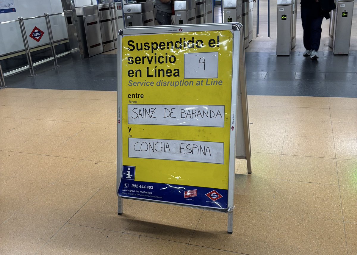 Así hemos tenido en Vicálvaro el servicio de Metro durante esta tarde.

Pero el Partido Popular sigue negando los problemas que todas y todos los madrileños vemos y sufrimos.
