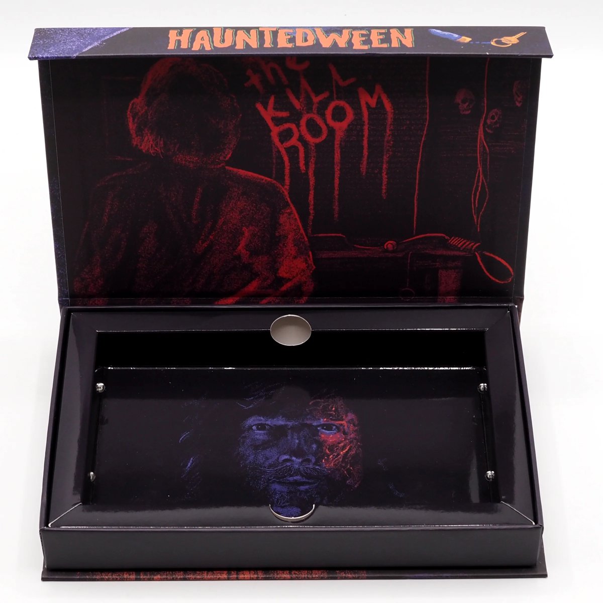 disc_connected's tweet image. ***ANNOUNCEMENT***

Now available to order on Deluxe LED #VHS and shipping later this month in the US from @VinegarSyndrome as part of their #DegausserVideo line: #Hauntedween (1991)!

One Halloween night, a little girl visiting the Burber family’s “House of Horrors” attraction