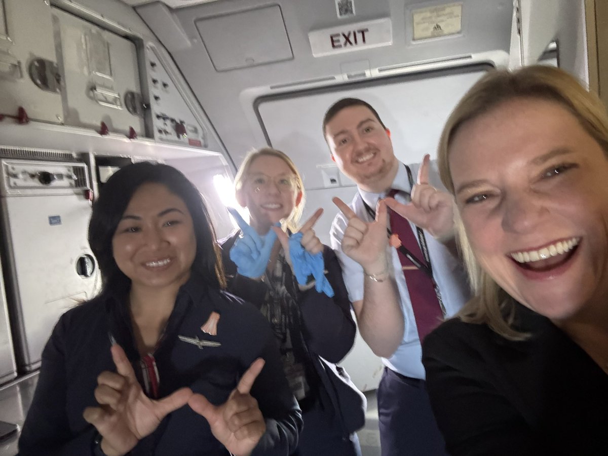 alischlen's tweet photo. @AmericanAir @WillGuidara @Whataburger 

Unreasonable hospitality…… gave the American flight attendants Whataburger pins and WAB be our guest cards…everyone loves #whataburger https://t.co/Ds405GsL8q