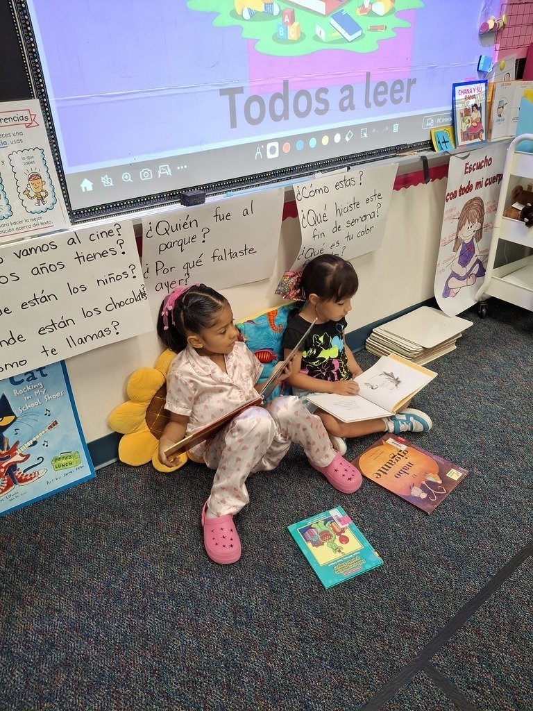 AlvinISD's tweet photo. AISD students joined more than 100,000 readers across Texas for the annual #BigTexasReadIn this week!
An annual initiative from HEB, the Read In encourages students and classrooms across the state to pause their day, pick up a book, and celebrate the power of reading! https://t.co/mFij48dR75