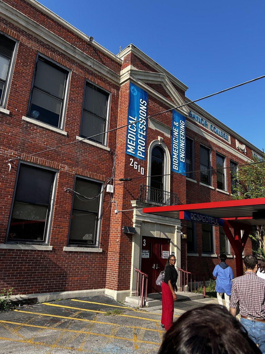 Laura Mackay tweet media