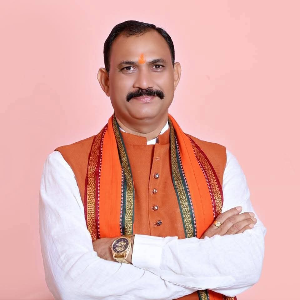 आदरणीय स्वास्थ्य मंत्री श्री श्याम बिहारी जायसवाल जी को जन्मदिन की हार्दिक शुभकामनाएँ।
ईश्वर आपको उत्तम स्वास्थ्य, दीर्घायु और निरंतर जनसेवा का अवसर प्रदान करें। आपके मार्गदर्शन और प्रयासों से समाज में स्वास्थ्य, समृद्धि और सुख-शांति बनी रहे।
<a href="/ShyamBihariBjp/">ShyamBihari Jaiswal</a>