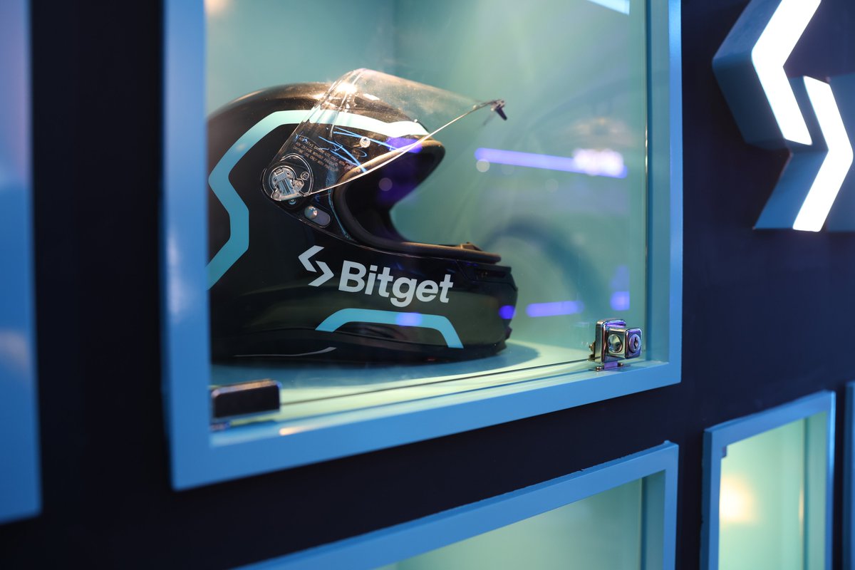 BitgetMENA's tweet image. يا له من يوم رائع! #Token2049 انتهى اليوم الأول ✅

شكرًا جزيلاً لكل من زار جناحنا وانضم إلى متعة #BitgetTurns7، ومنهم @GracyBitget و@lorenzo99 و@usithetalk وغيرهم.

نراكم غدًا، وننتظر المزيد من المفاجآت 😉

#EventWithBiget