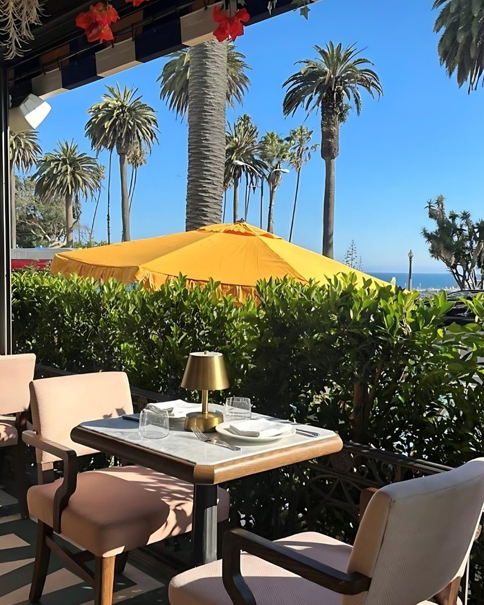 GeorgianHotelSM's tweet photo. A Sirena type of afternoon.
#TerraceView #SantaMonica #SantaMonicaEats #TheGeorgian https://t.co/yg2tZtgnLP
