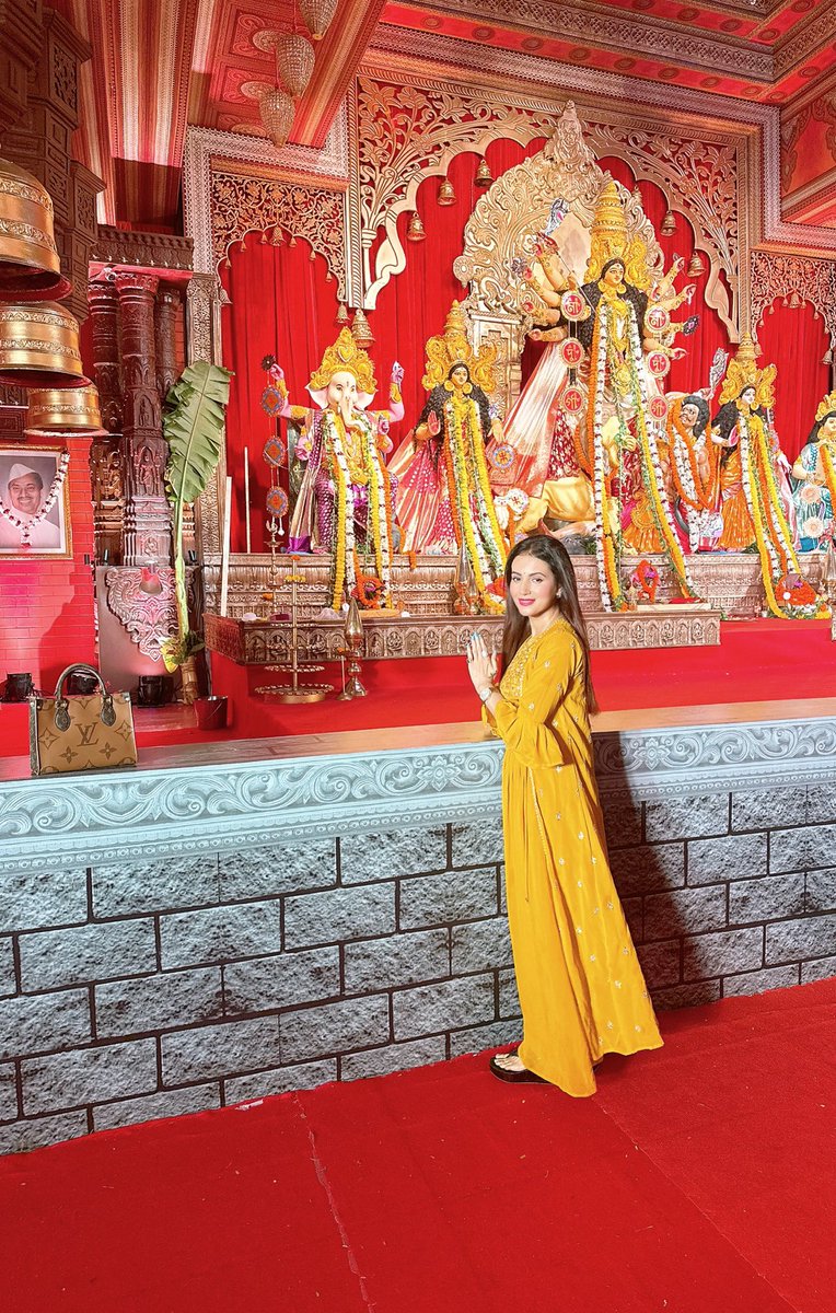 AnusmritiSarkar's tweet image. May Maa Durga bless us with strength, wisdom .property and peace 💓🧿🙏🙏🙏

#jaimaadurga #JaiMataDi