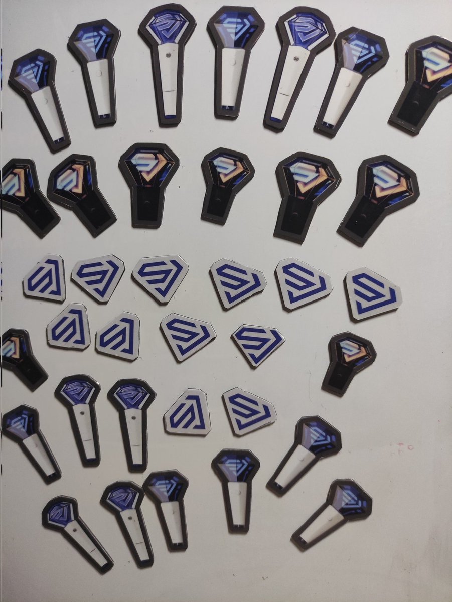 raramaq's tweet photo. Freebies mini magnets &amp; sticker  still finalizing pa 

• Limited one per person 
• pa trade nmn sa iBang may freebies din jan 🥹💙💙💙

#SS10inManila #SUPERJUNIOR 
Keep safe everyone https://t.co/8nzsYt11Fo