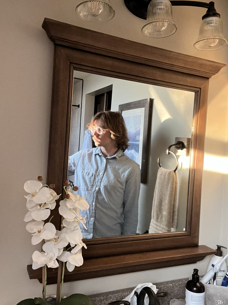 bobert | cr: umineko tweet media