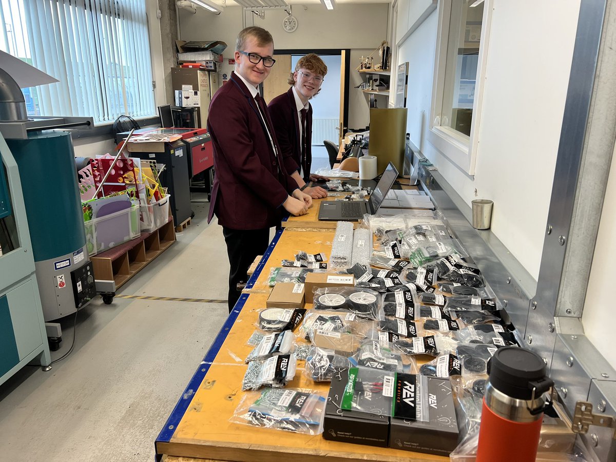 FATech_Ed's tweet image. Alfie and Ben setting out their stall with a STEM #PBL with the scouts with Creatliy 3 in 1 CNC machine  and First Rev robotics  #S6citizenship #OpportunitiesForAll