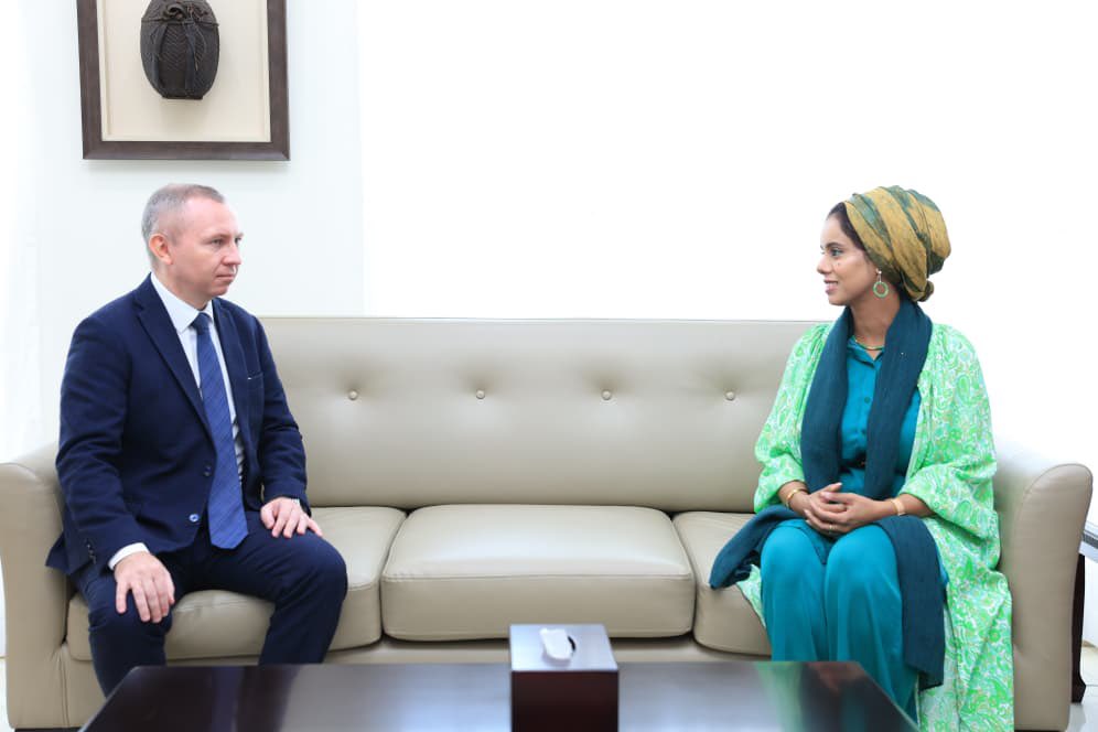 MASSDjibouti's tweet photo. 🤝Djibouti a reçu un don humanitaire de 23 tonnes de la Russie renforçant le plan national de riposte à la sécheresse.
🤝 Cet appui illustre la volonté commune de Djibouti et de la Russie de relever ensemble les défis humanitaires et climatiques
#Djibouti #cooperation #Solidarité https://t.co/QiUkgbVyrS