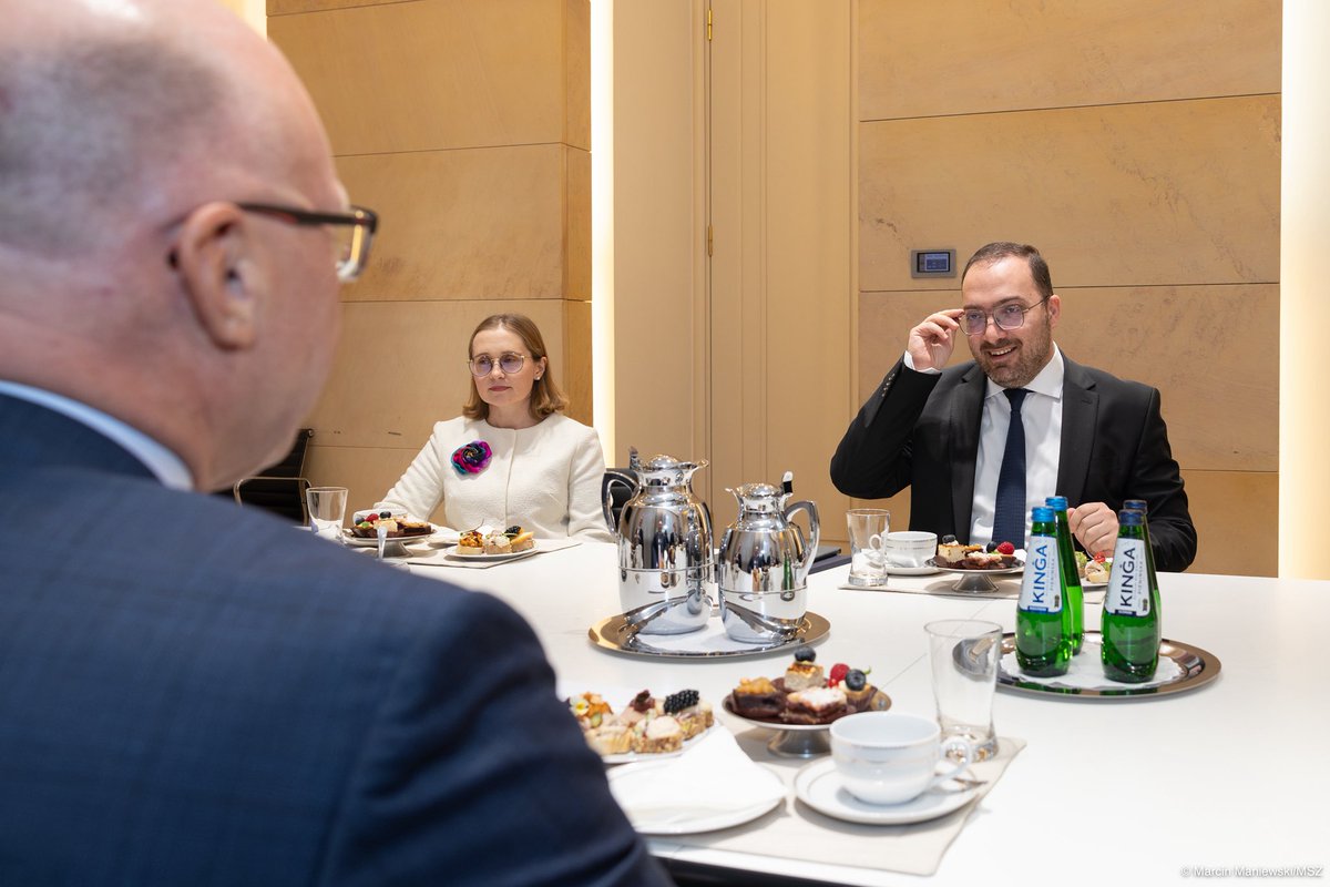 davidkarapet's tweet photo. 🤝 Had a meeting w/Rafał Wiśniewski, Director-General of @PolandMFA.
We discussed strengthening 🇦🇲🇵🇱 MFA coop, advancing #Armenia-#EU partnership, & fostering ties btwn our diplomatic academies.
Highlighted peace prospects & opportunities of #CrossroadsOfPeace initiative. https://t.co/rBO0qkHPvc
