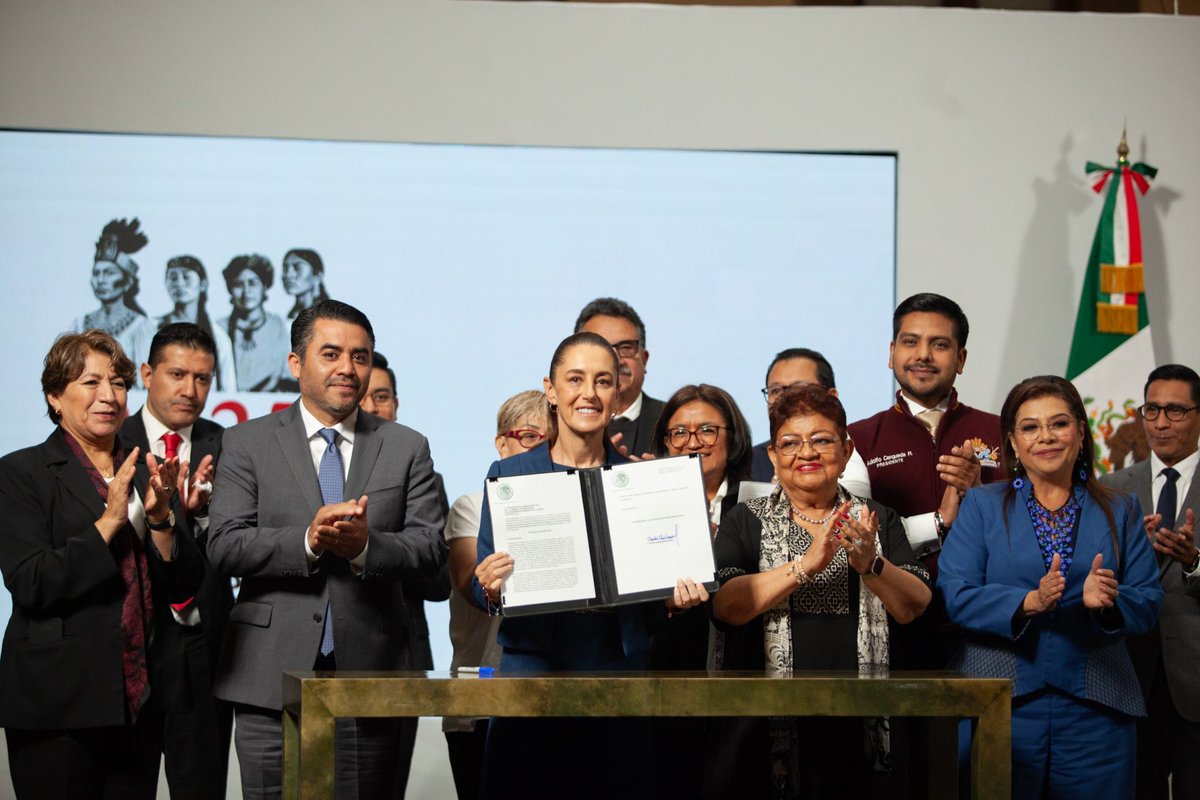 sdpnoticias's tweet photo. @Claudiashein 2️⃣ La propuesta será analizada en la Comisión Presidencial para la Reforma Electoral. 🔎
Si se aprueba, podría marcar un cambio histórico en cómo los legisladores ejercen su cargo y responden ante la ley. 📜
#PolíticaResponsable #FinDelFuero https://t.co/XSORgPfDva