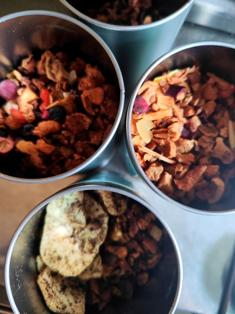 planbdemiranda's tweet photo. En el Plan B ya estamos preparados para las tardes de otoño. 
Entra en calor con nuestro surtido de infusiones.
Goxua de plátano, tarta de fresas, Almendras garrapiñadas y más ... https://t.co/D7wBBQaXiw