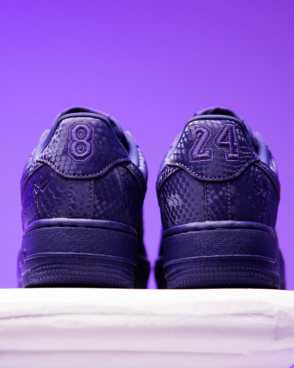 JustFreshKicks's tweet photo. Kobe Bryant x Nike Air Force 1 'Court Purple' 💜🐍

https://t.co/OcDiPoHtJI https://t.co/1hLI6QeVCN
