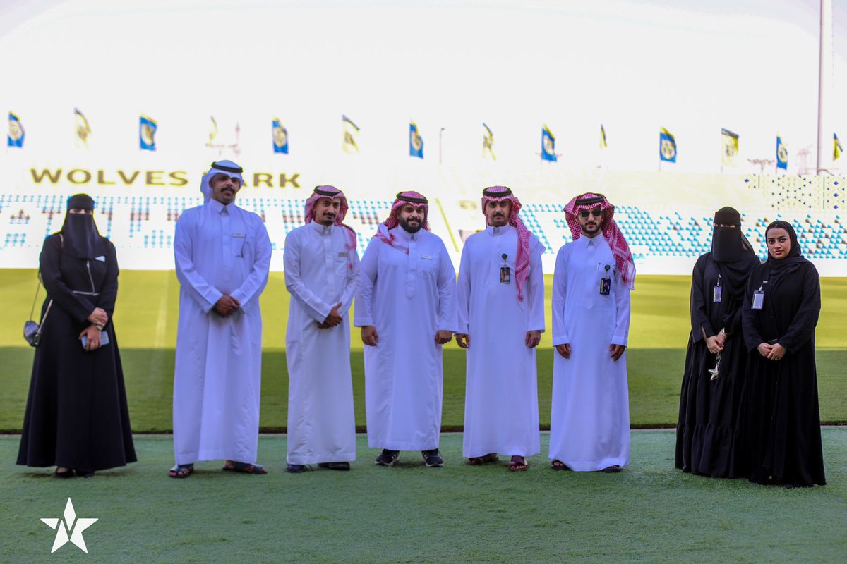 alnajmahfc's tweet photo. في إطار حرص النادي على تبادل الخبرات وتطوير العلاقات المؤسسية، قامت إدارات العلاقات العامة والاستثمار والتسويق اليوم بزيارة رسمية إلى نادي التعاون السعودي. وقد شهد اللقاء مناقشة سبل تعزيز التعاون المشترك واستعراض أفضل الممارسات، بما يسهم في دعم مسيرة العمل الرياضي بين الناديين.
#نجمة_عنيزة
#نادي_النجمة_الانتماء_المفضل