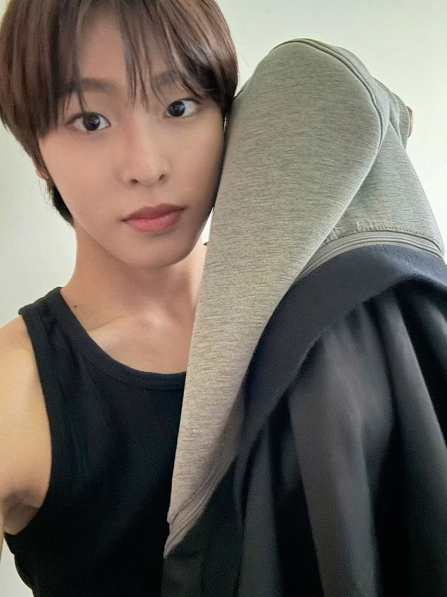 chummyfeb's tweet photo. 리쿠오빠 소리가 절로나오죠 https://t.co/vz0xo8MRP9