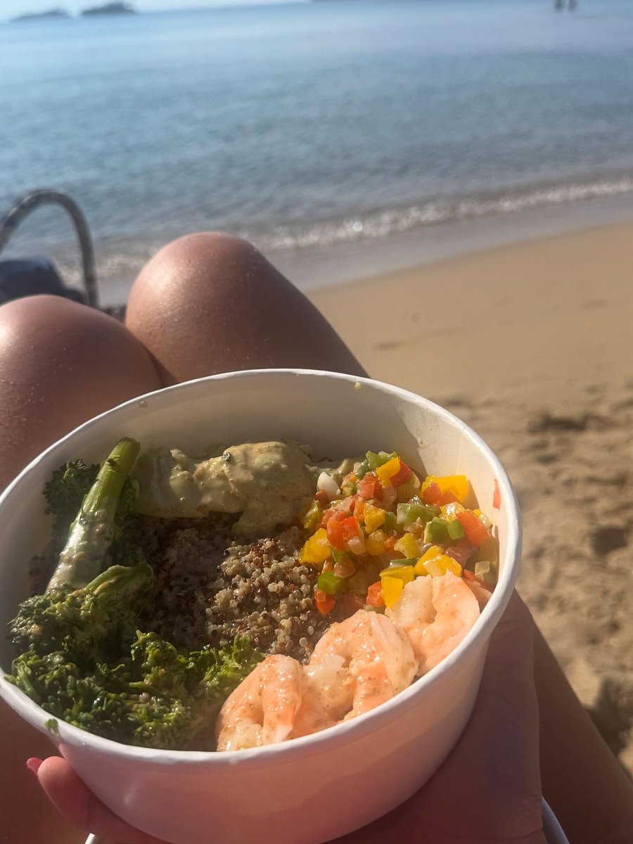 BMaffe's tweet photo. About half an hour away from the rainy and gloomy weather, I found the sunshine, warm, bright, and irresistible... Because this is life~ *I am not writing about the weather💫 https://t.co/edu3GYxj4Z