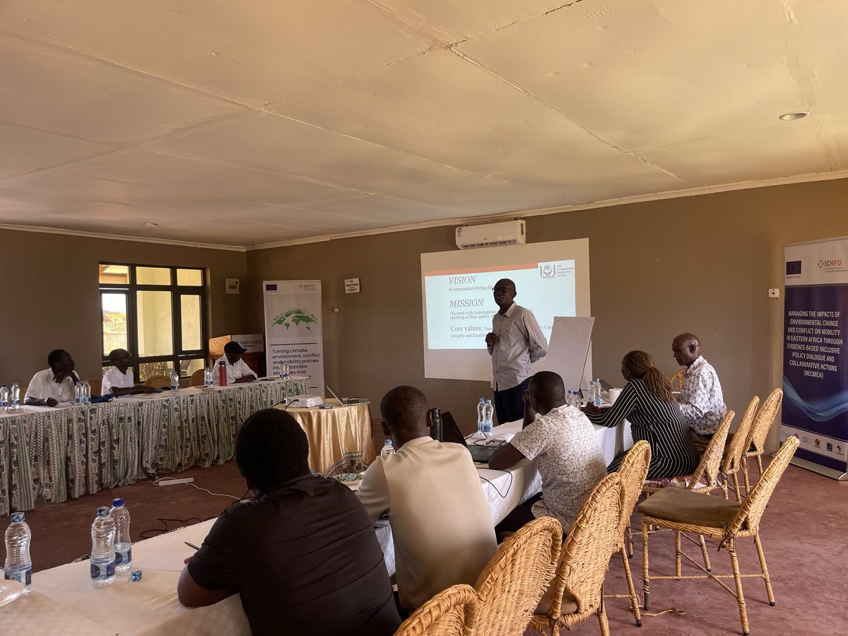 PanAfricare_ke's tweet photo. @PanAfricare_ke through the MECMEA project, funded by @EUintheUS @EUinKenya through @ICMPD , in partnership with the @TurkanaCountyKE , convened a stakeholder engagement forum bringing together partners working on climate change and migration.
@ddgodana 
@Fxkoskei 
@hoarec https://t.co/TyduqctzIn