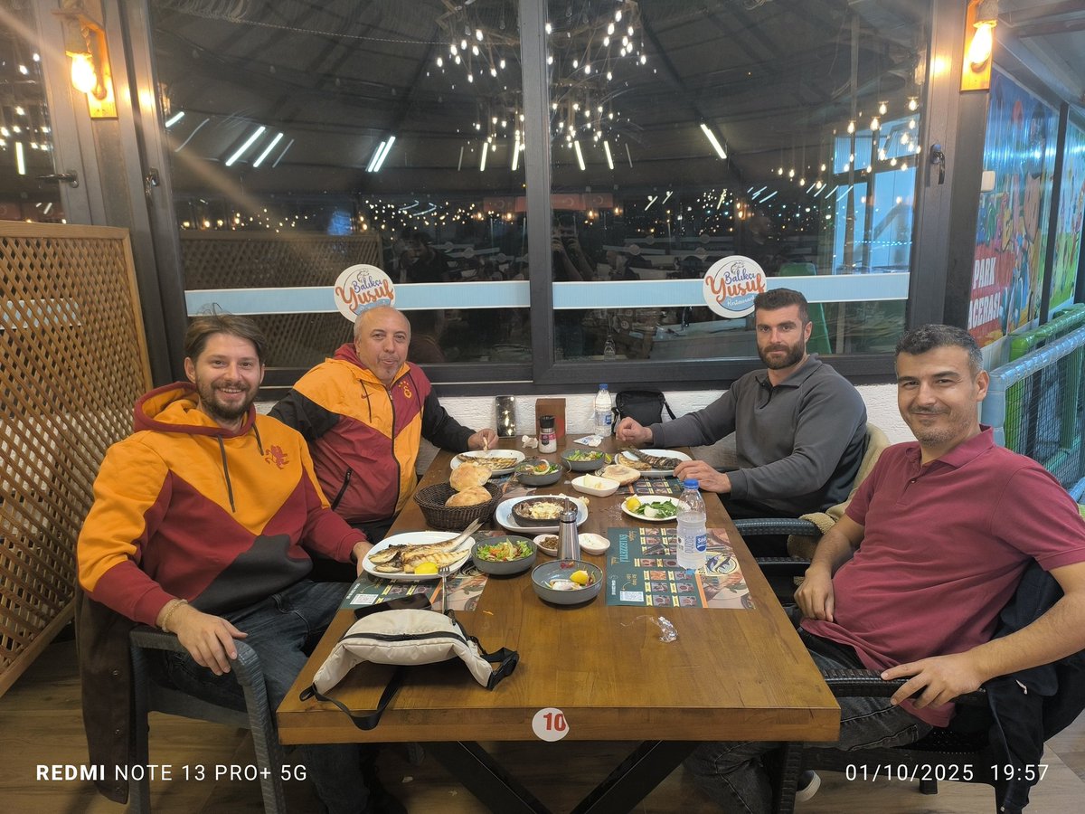 ceynakki's tweet photo. Ananı s.ikeyim emi Liverpool 🤣Sizin yüzünüzden iddiayı kaybettim amk 
Bu hesabı sizin bana ödemeniz lazım 🤣
@LFC_TR 
@GalatasaraySK https://t.co/JJ5JqQaQk5