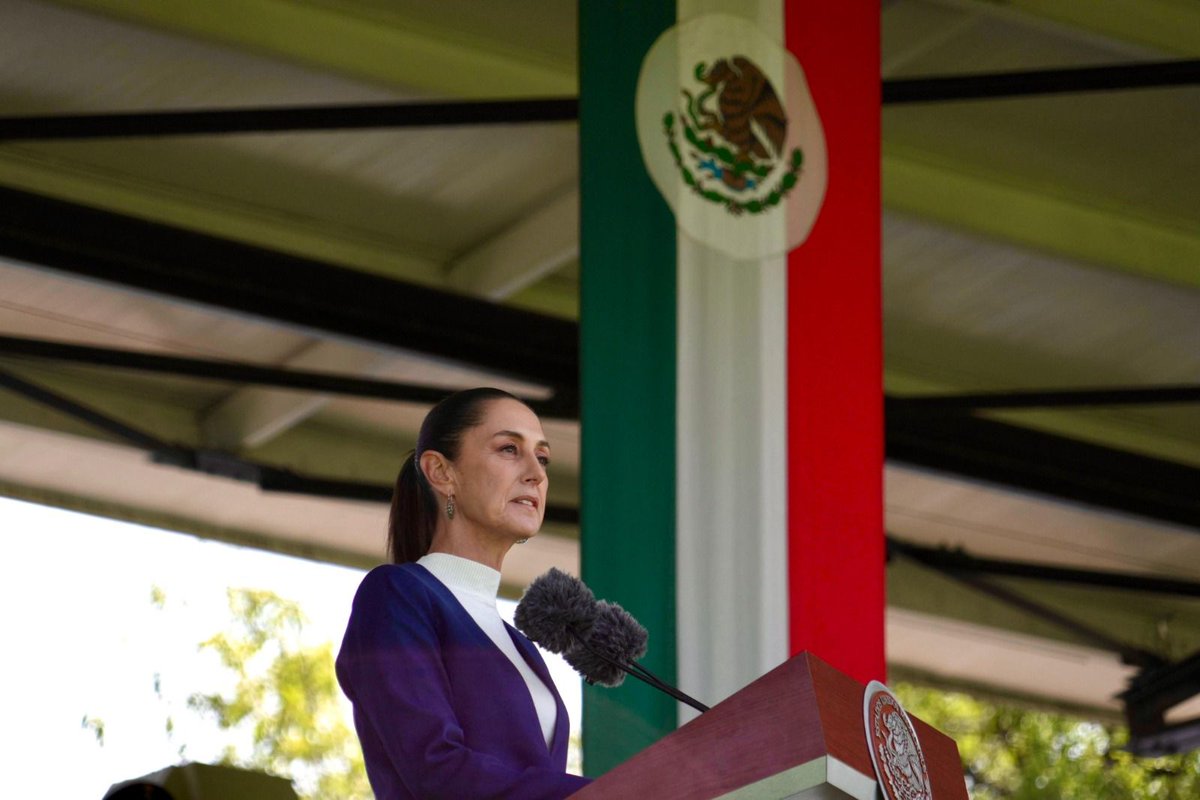 NoemiJim's tweet photo. Un año de tener a la mejor presidenta que México pudo elegir. Una mujer de agallas, inteligente, con profundo sentido social y de defensa para su patria. Gracias @Claudiashein ¡Viva nuestra Presidenta! https://t.co/RG2HtL2wQb