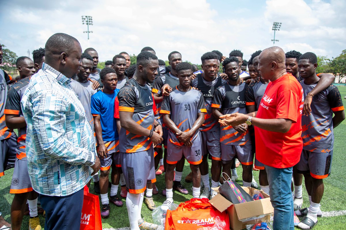 vfootballclub's tweet photo. 📸 PHOTOS: VISION FC 🤝 STARBALM
#VFC #Starbalm #newpartnership https://t.co/q3U6seqf9L